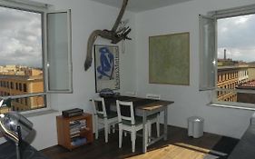 Beachbar Apartment In Rome